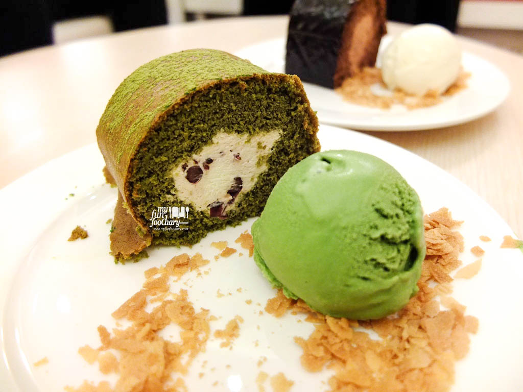 Green Tea Matcha Japanese Roll Cake