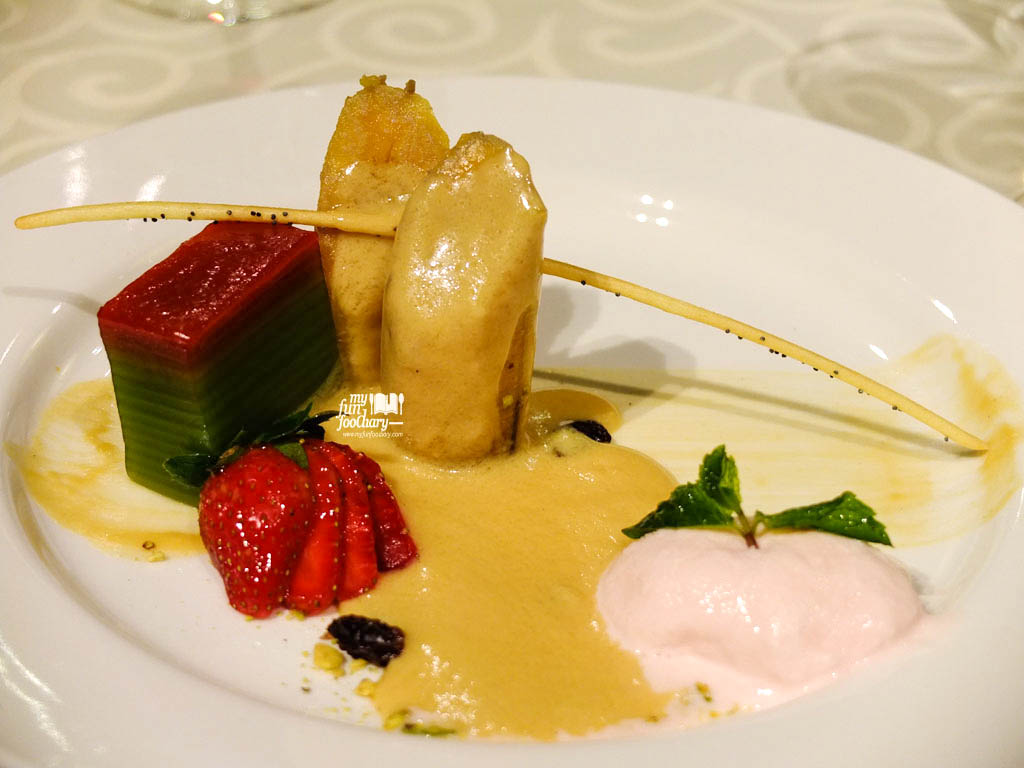 3 in 1 Dessert : Kolak Pisang, Es Puter & Kue Lapis Saus Gula Merah with Liquer