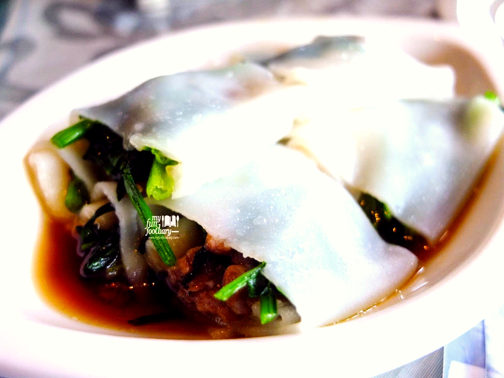Sliced Beef in Spinach "Chang Fen"
