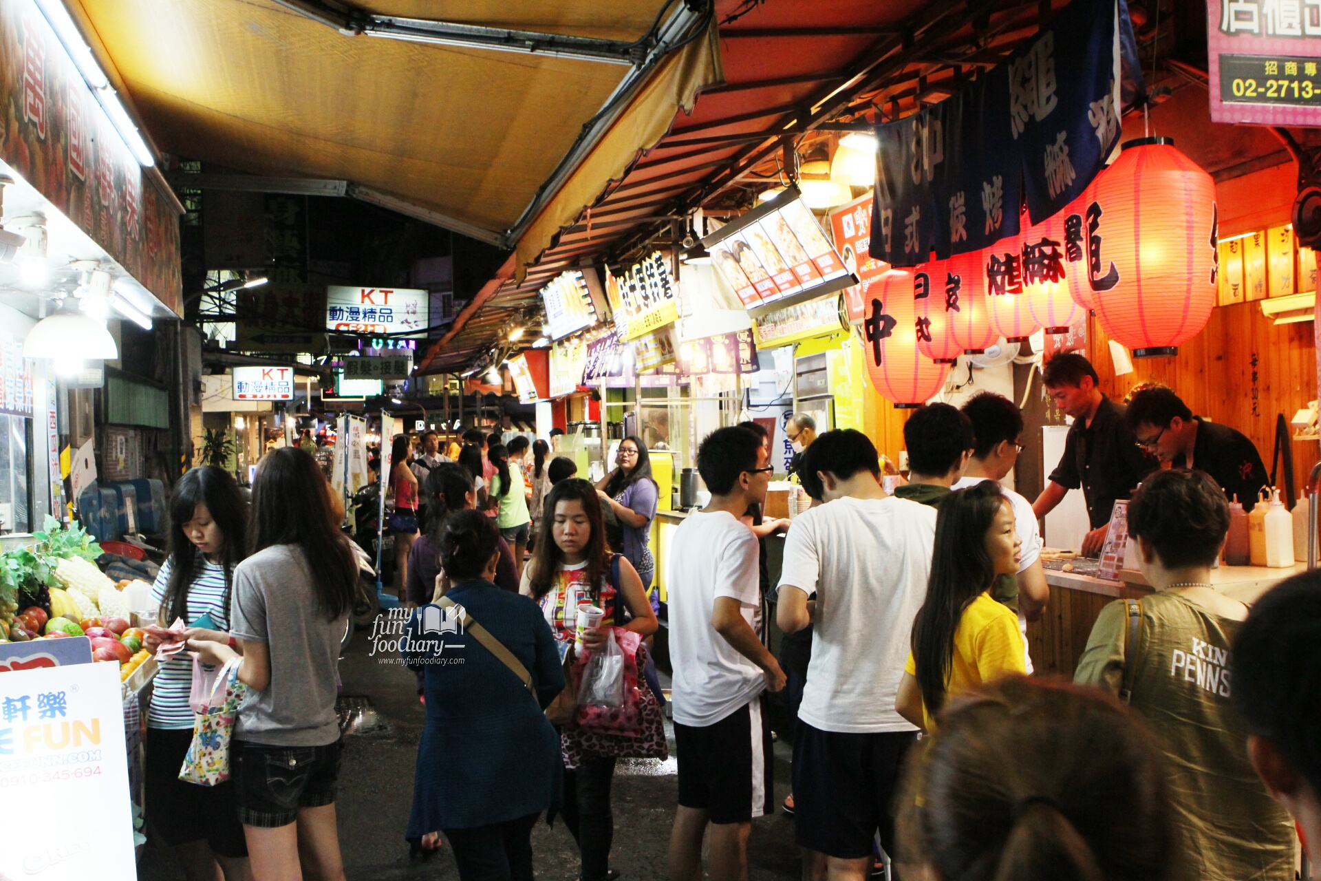 Crowd at Ximending Street Market 