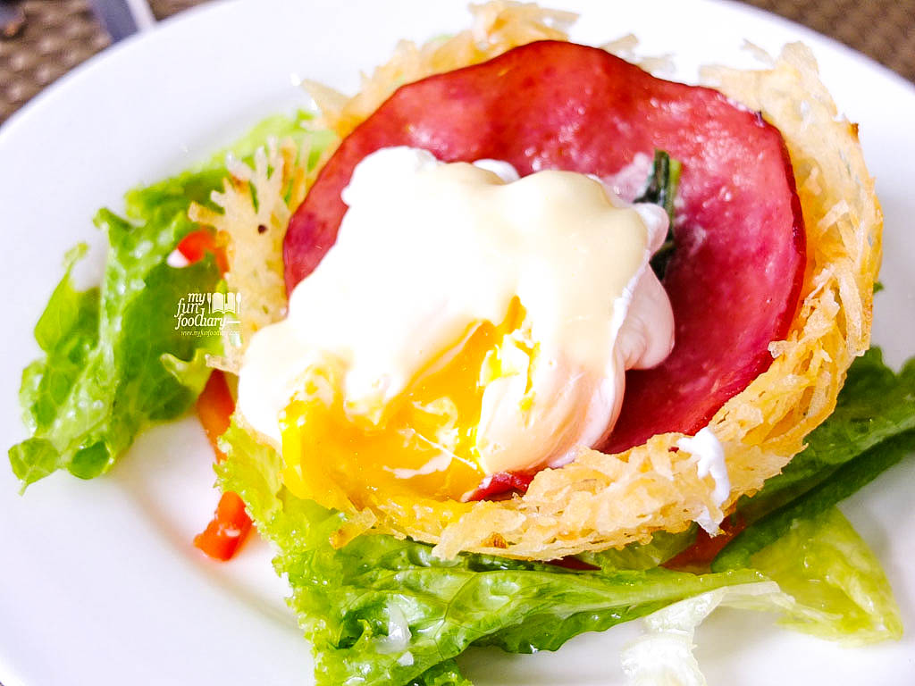 Egg Nest Special Salad
