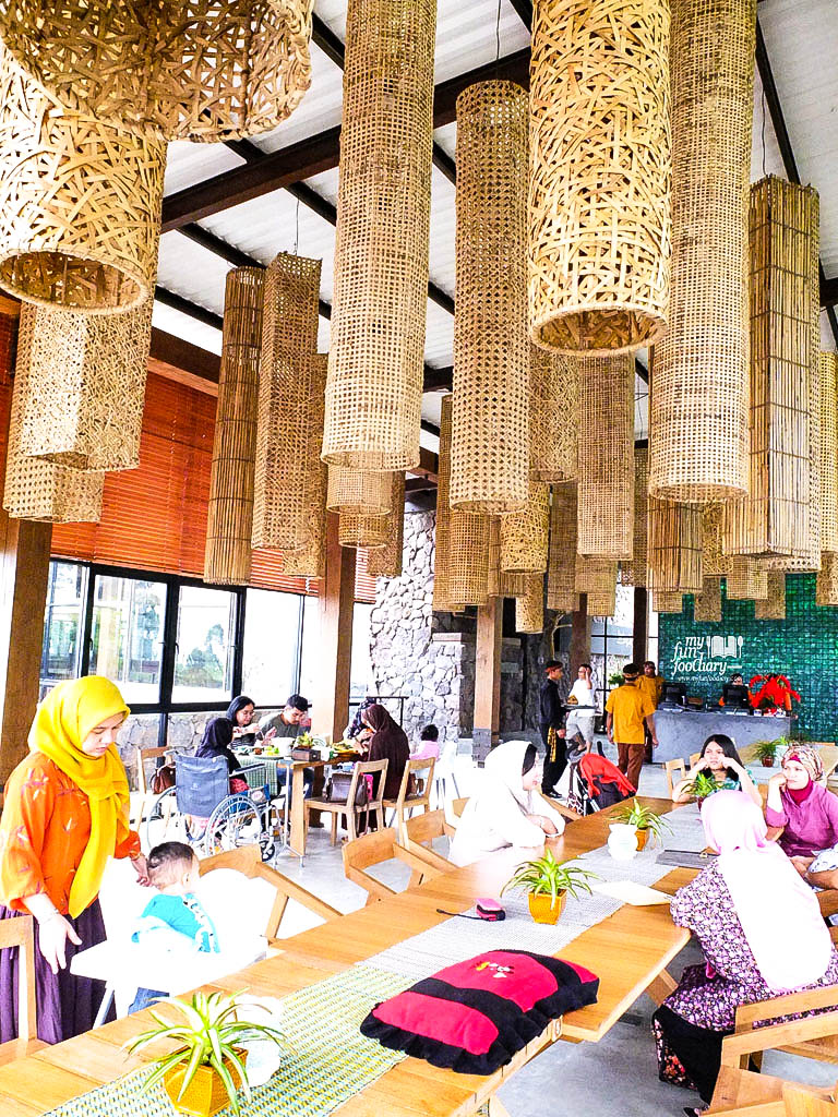 Indoor Cafe Burangrang