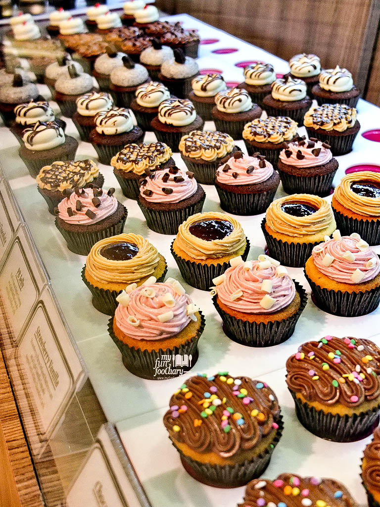 Various Flavours Twelve Cupcakes by Myfunfoodiary -01