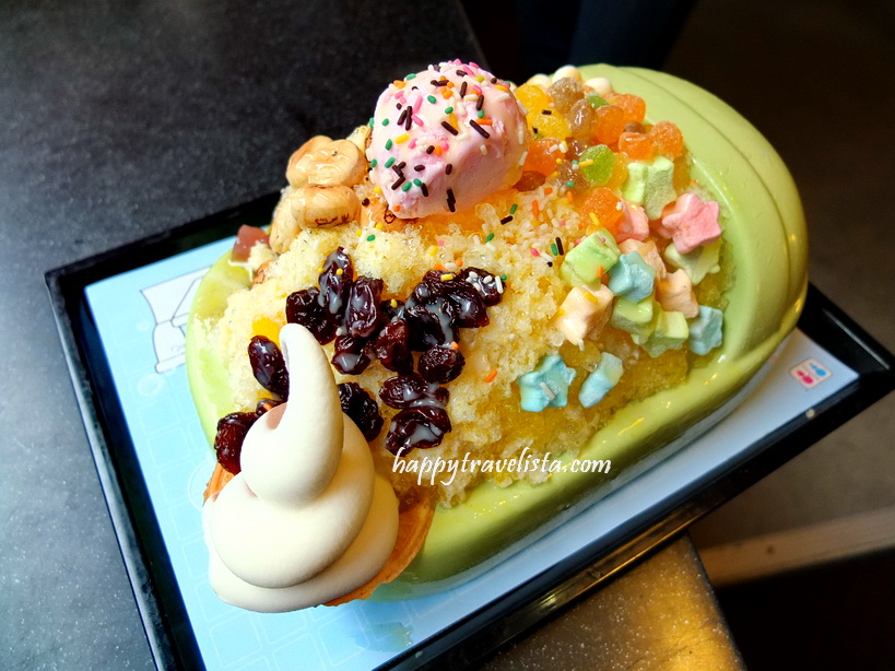 Shaved Ice at Modern Toilet Cafe Ximending Taiwan - by Happy Travelista