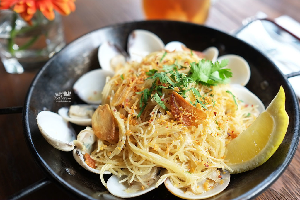 Angel Hair Pasta with Clams at Entrada Restobar by Myfunfoodiary