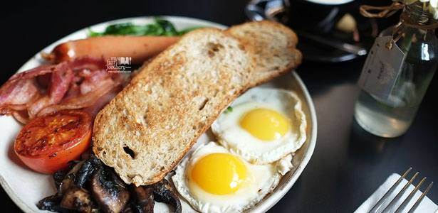 [Kuliner Bandung] Delicious Big Breakfast at Two Hands Full Coffee