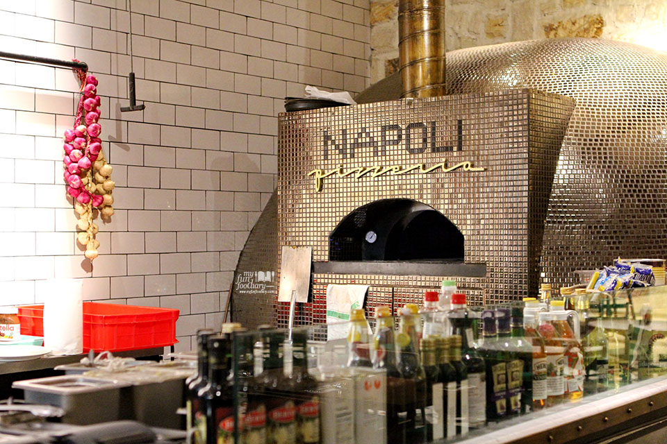 Napoli Pizza at AW Kitchen by Akira Watanabe - by Myfunfoodiary copy