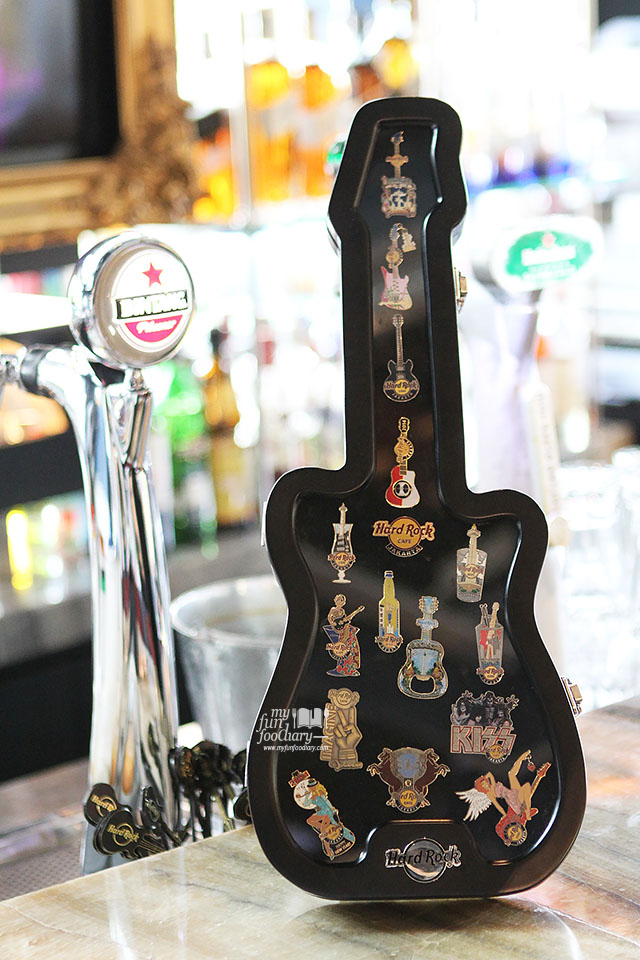 Small guitar at Hard Rock Cafe 43rd Birthday Pacific Place by Myfunfoodiary