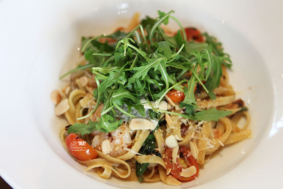 Spicy Prawn Fettuccine with Cherry Tomatoes and Basil at Canteen Pacific Place by Myfunfoodiary
