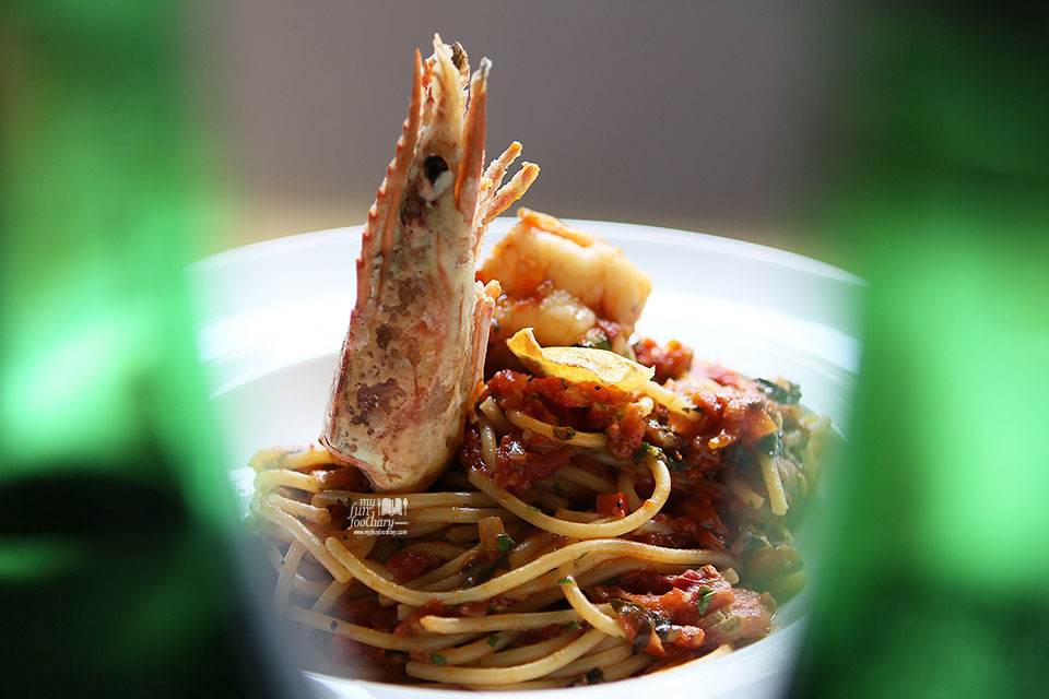 Stir-Fried King Prawn Spaghetti in Tomato Concasse at Le Signature PIK by Myfunfoodiary 02