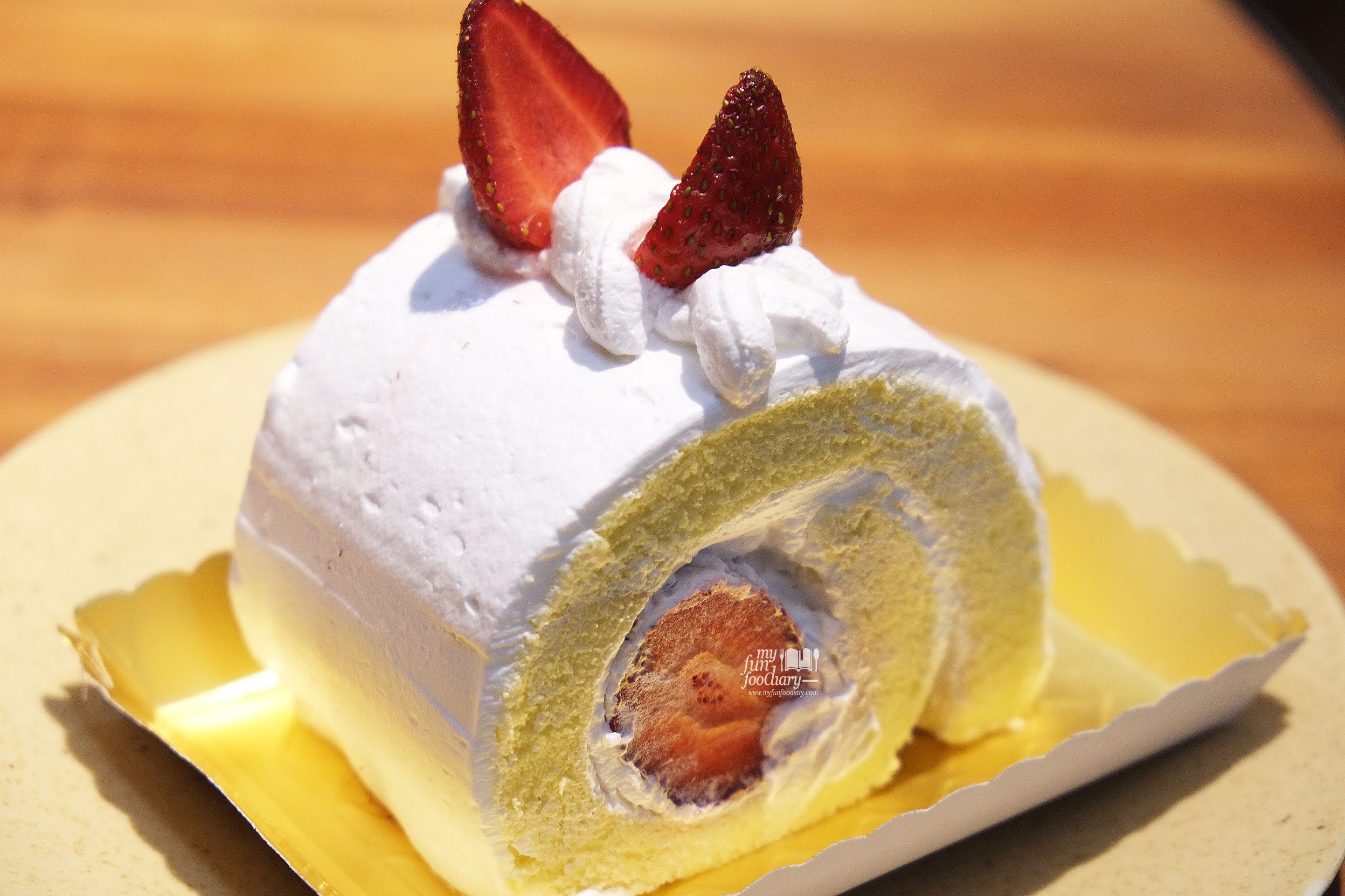 Strawberry Cream Swiss Roll at Dill Gourmet by Myfunfoodiary