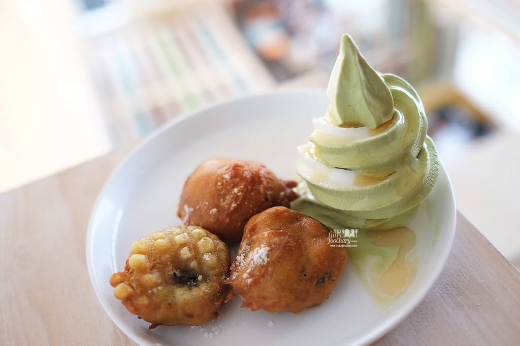 Deep Fried Oreo at Shirokuma Japanese Dessert Cafe PIK by Myfunfoodiary