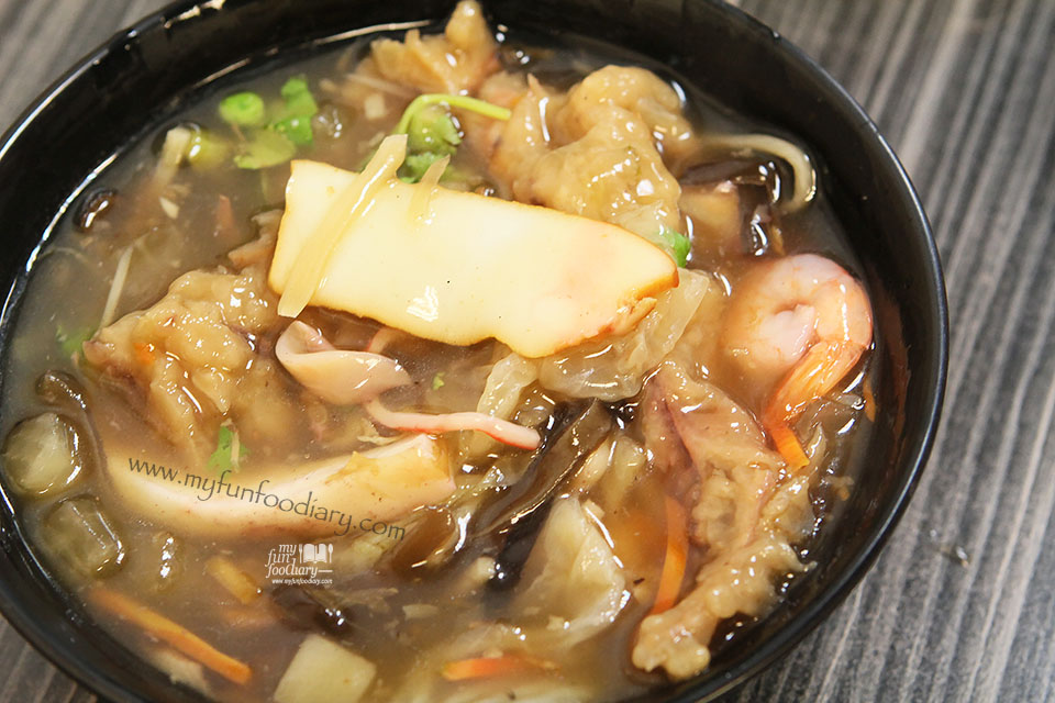 Seafood Soup at Rao He Night Market Taiwan by Myfunfoodiary