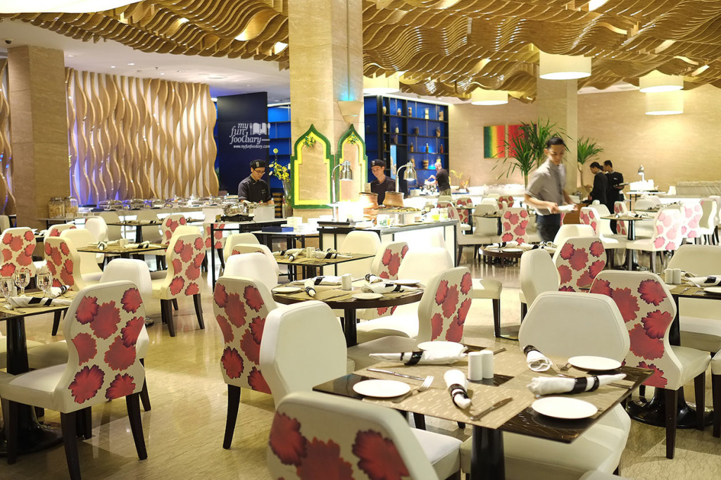 Suasana Olam Restaurant at JS Luwansa Hotel by Myfunfoodiary 02