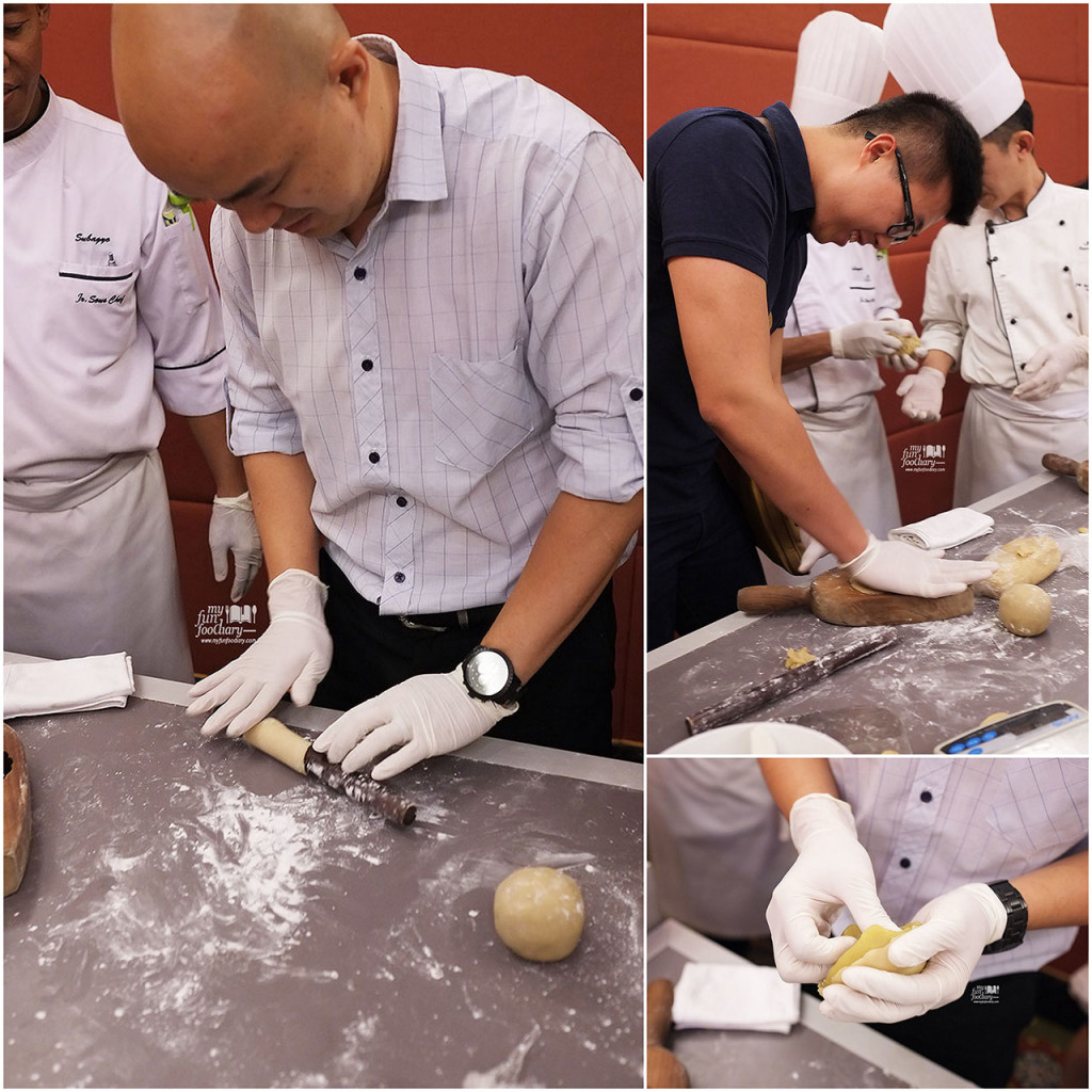Andy and Ian are making the moon cake at JW Marriott Jakarta by Myfunfoodiary