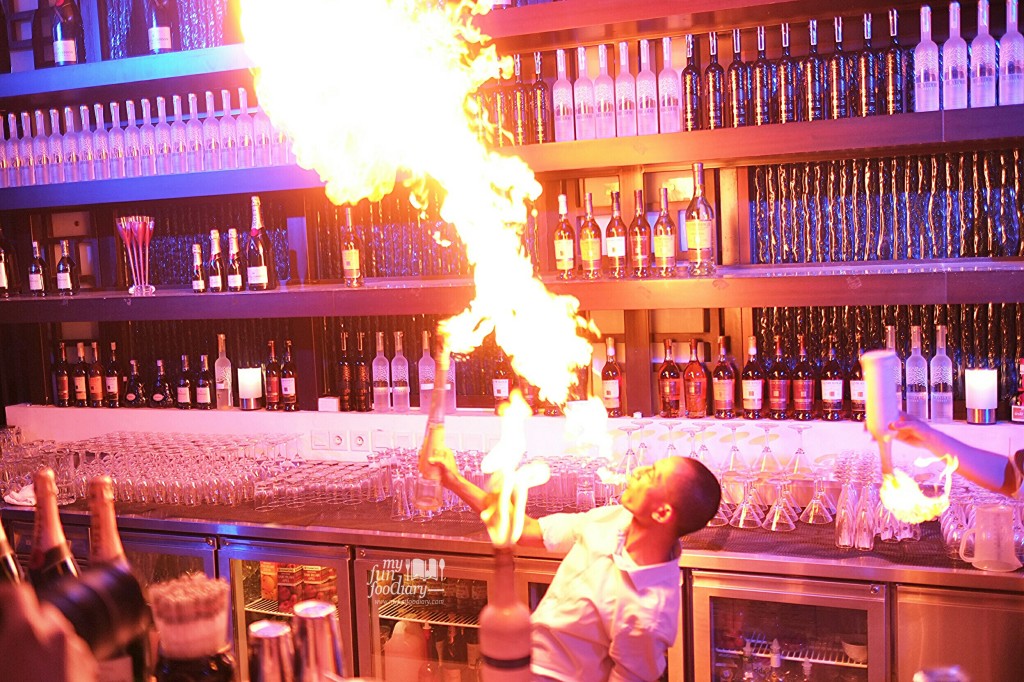 Fire Show at the Bar - BLU Shangri-la Jakarta by Myfunfoodiary