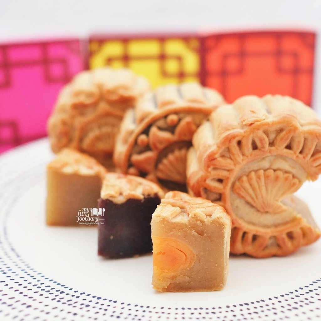 Traditional Moon Cakes at Xin Hwa Mandarin Oriental by Myfunfoodiary