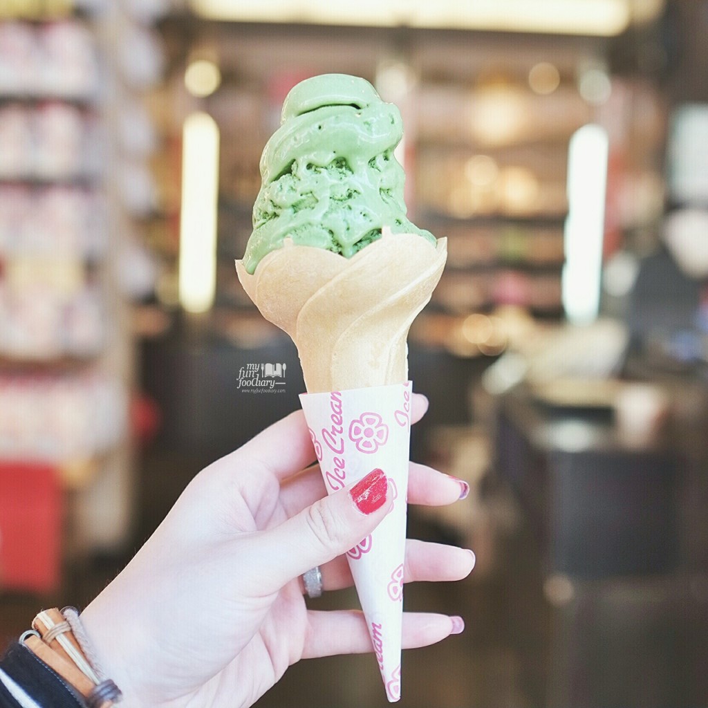 Best Matcha Ice Cream at Fushimi Inari Taisha by Myfunfoodiary