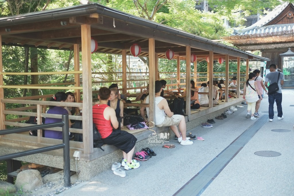 Resting Area at Kiyomizudera Temple by Myfunfoodiary