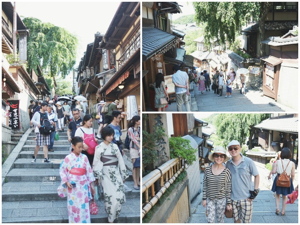 Shops All The Way the alley at Kiyomizudera Temple by Myfunfoodiary