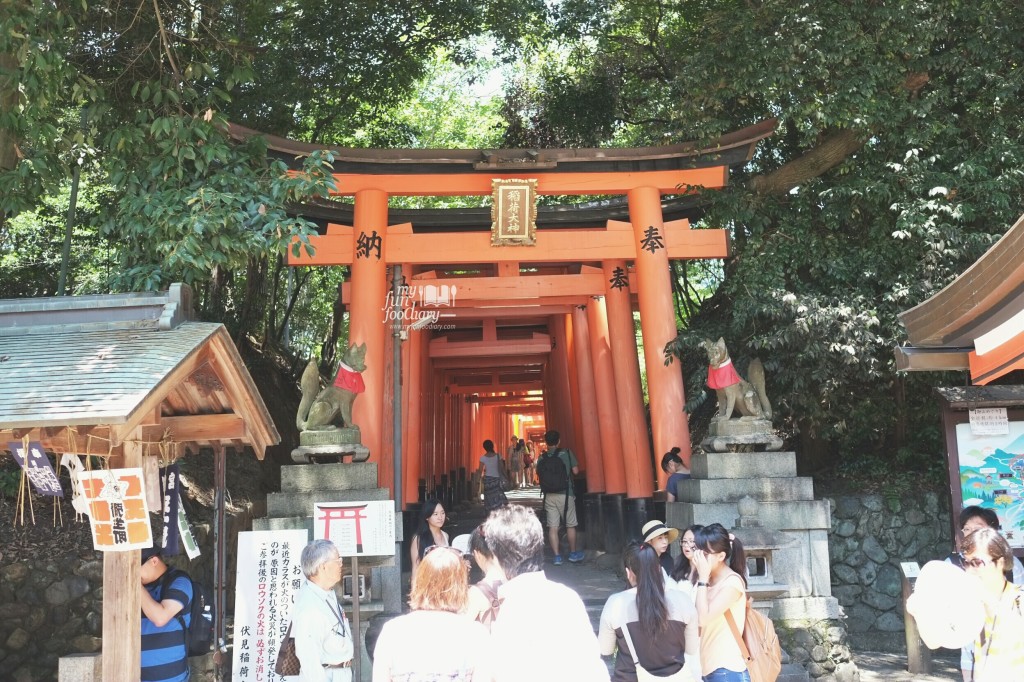The Crowd at Fushimi Inari Taisha - by Myfunfoodiary