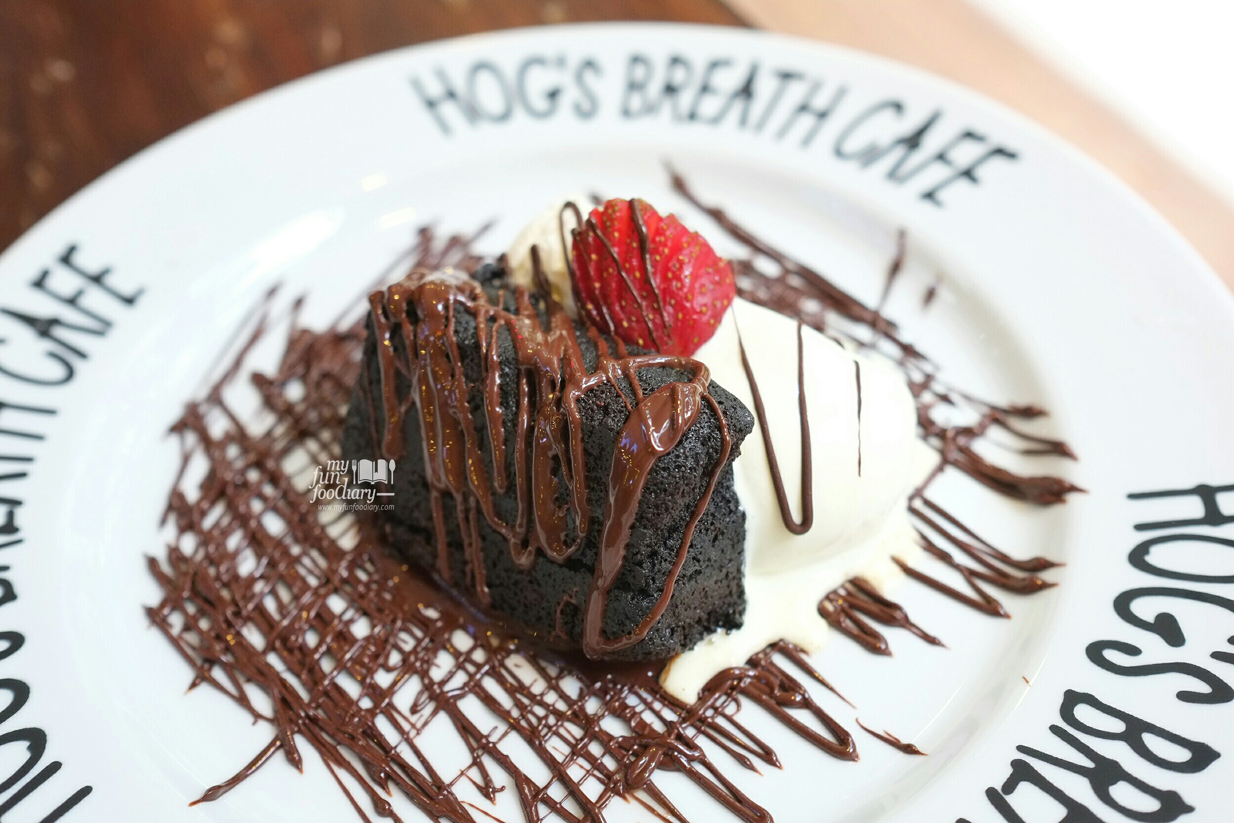 Mississippi Mud Cake at Hogs Breath Cafe by Myfunfoodiary