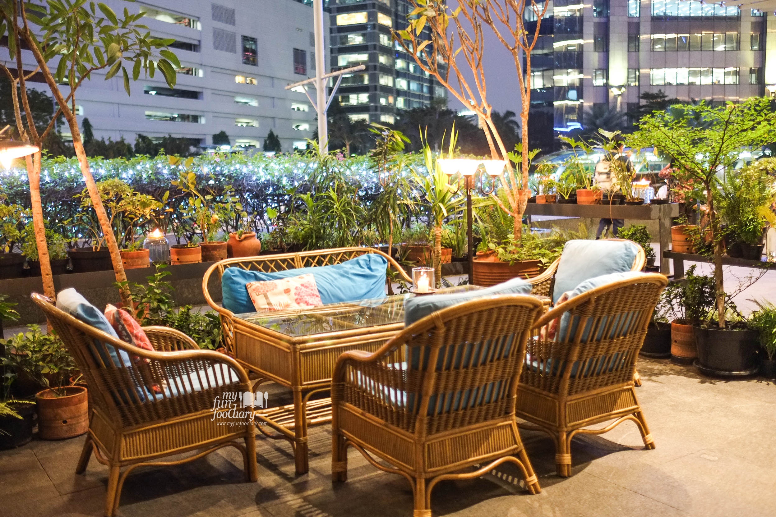 Outdoor Ambience at Potato Head SCBD Pacific Place Jakarta by Myfunfoodiary