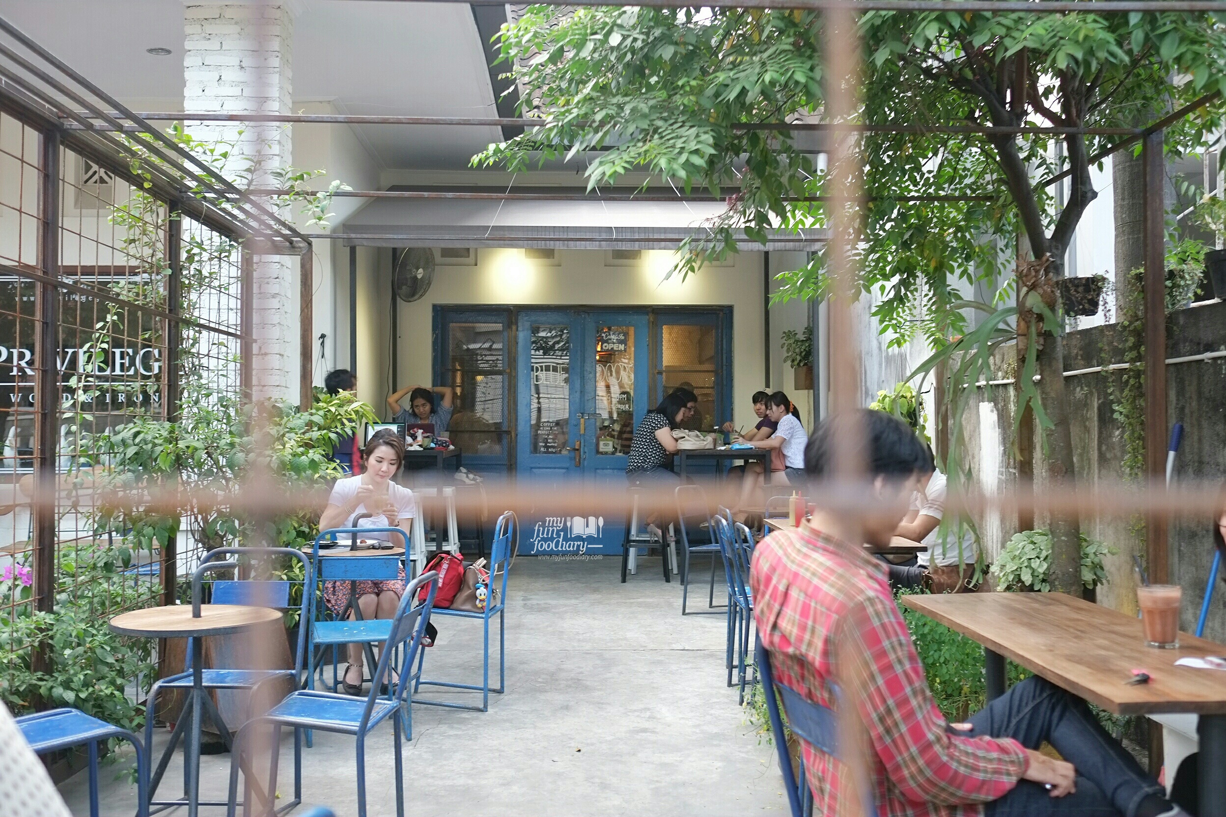Outdoor Area at Blue Doors Bandung by Myfunfoodiary