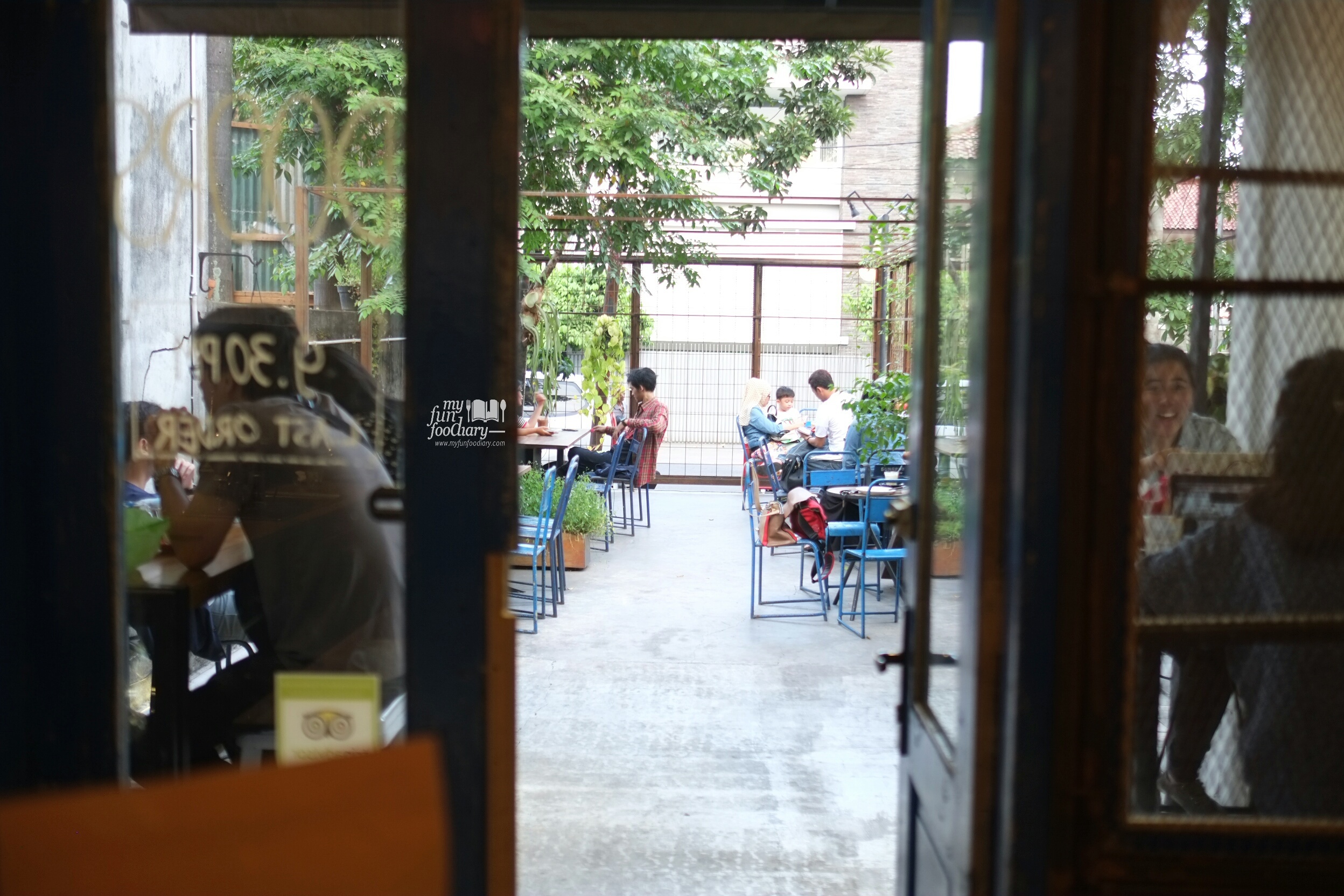 View To The Outdoor at Blue Doors Bandung by Myfunfoodiary