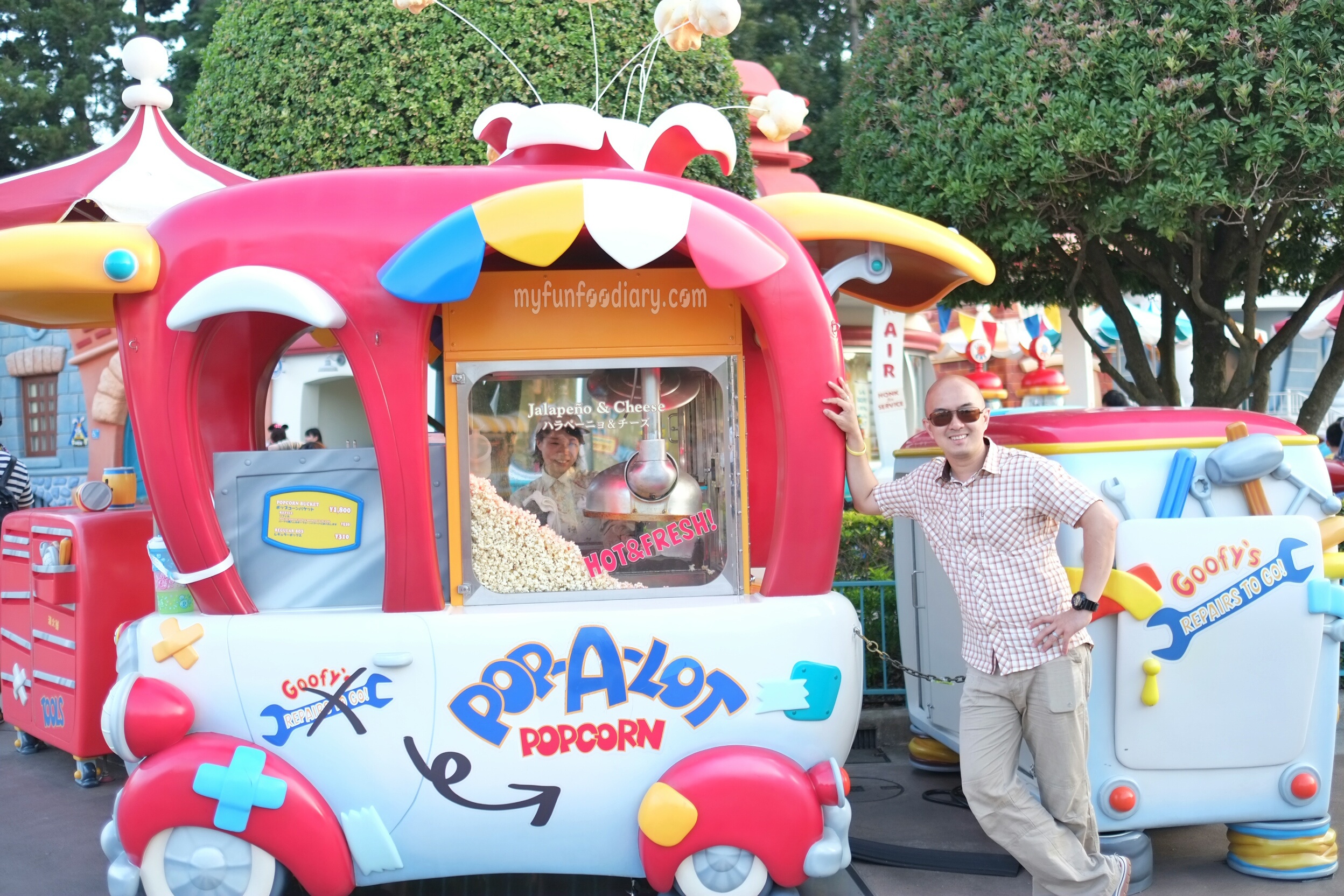 Andy sells popcorn at ToonTown Tokyo Disneyland by Myfunfoodiary
