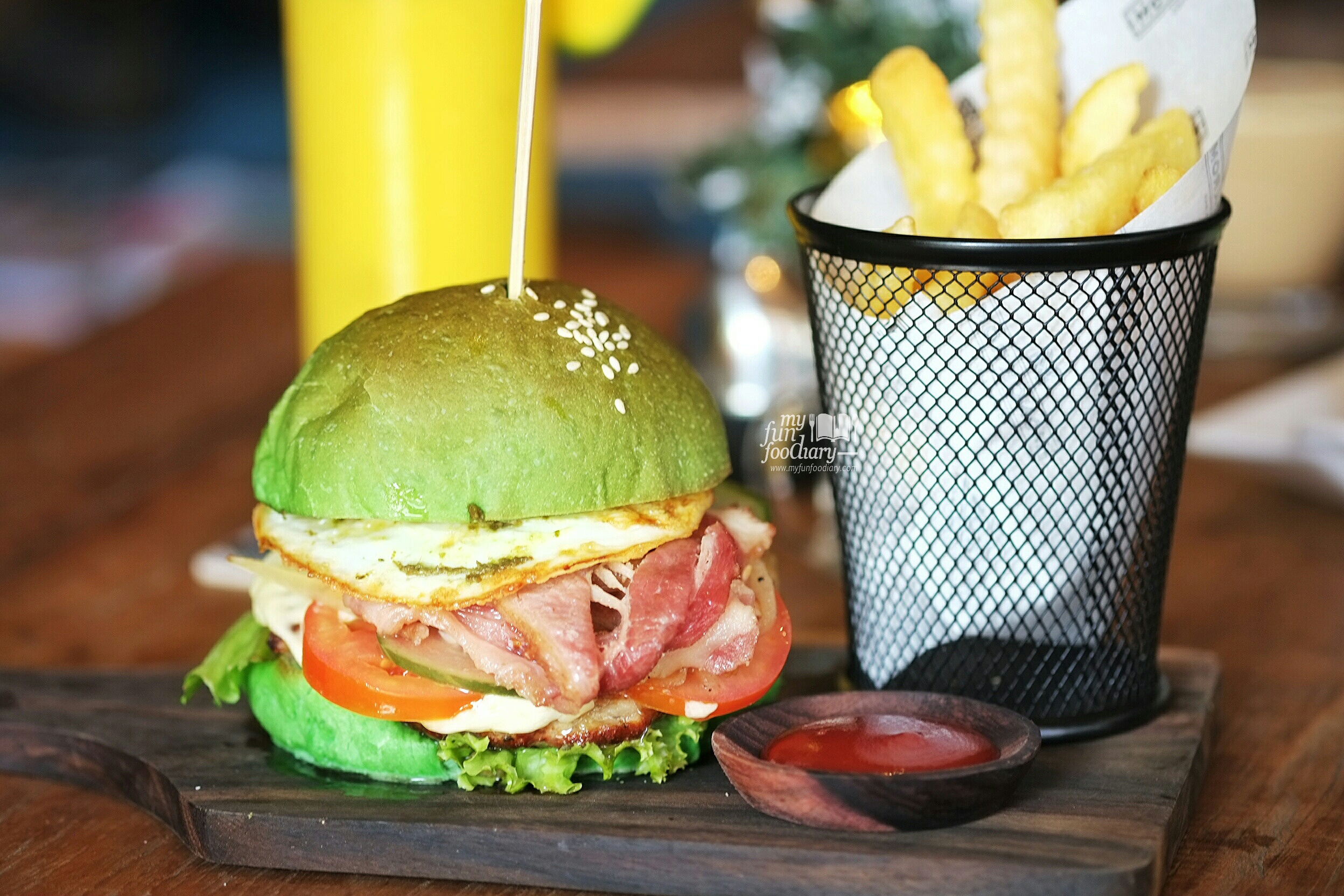 Aussie Chicken Burger at Monokrom Bali by Myfunfoodiary