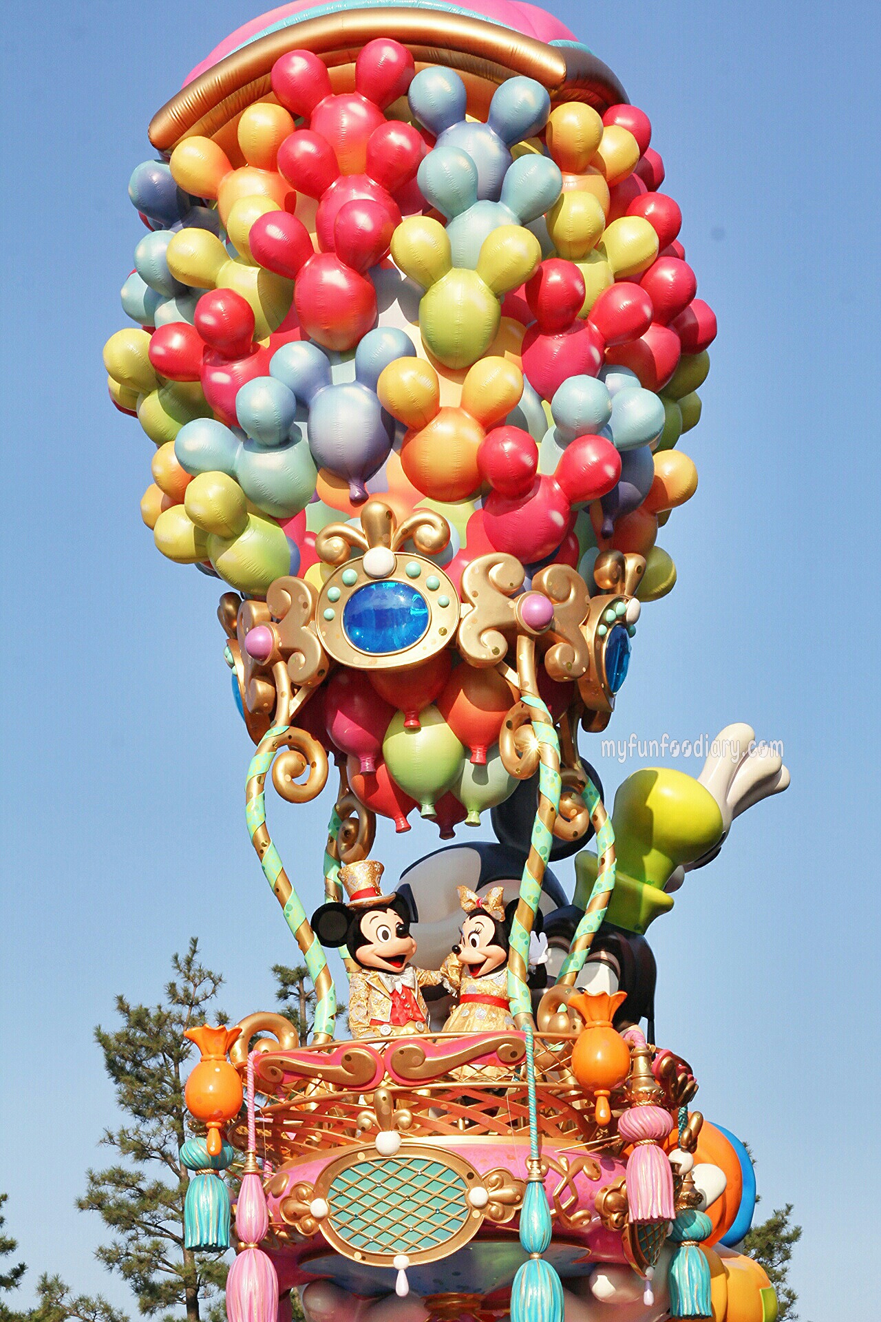 Tokyo Disney Parade July 2014 by Myfunfoodiary 07