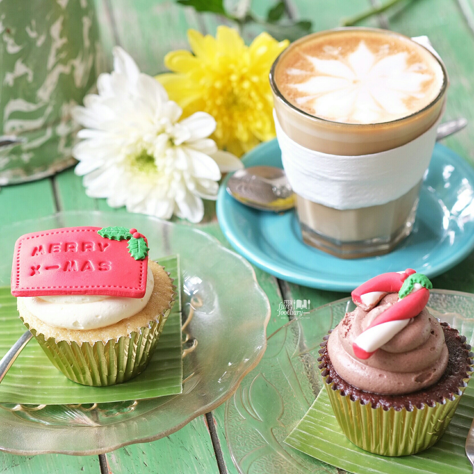 Christmas Cupcakes and Coffee at Bungalow Living Cafe Bali by Myfunfoodiary