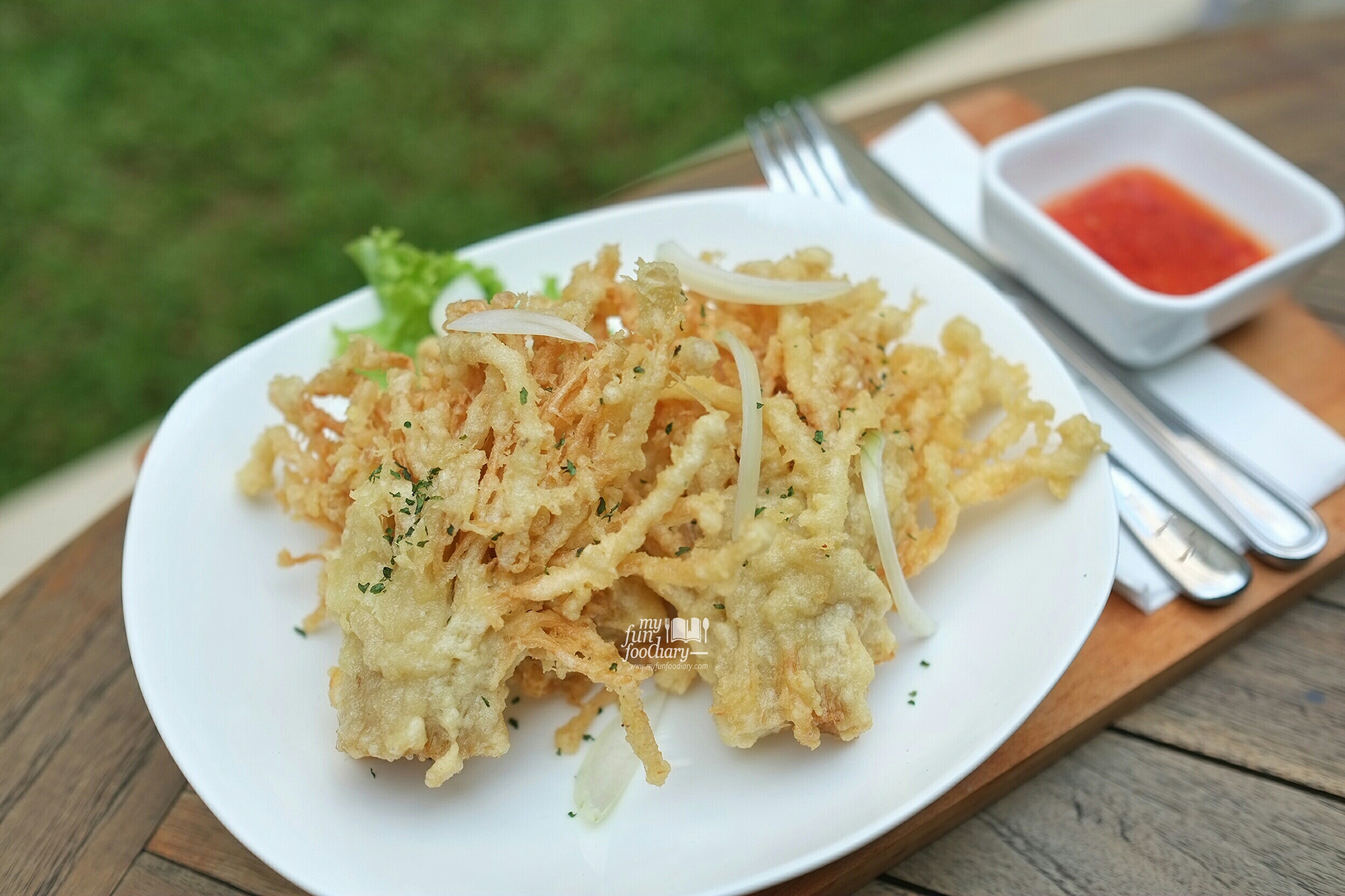 Crispy Enoki and Onion at Honey and Me Coffee Eatery by Myfunfoodiary