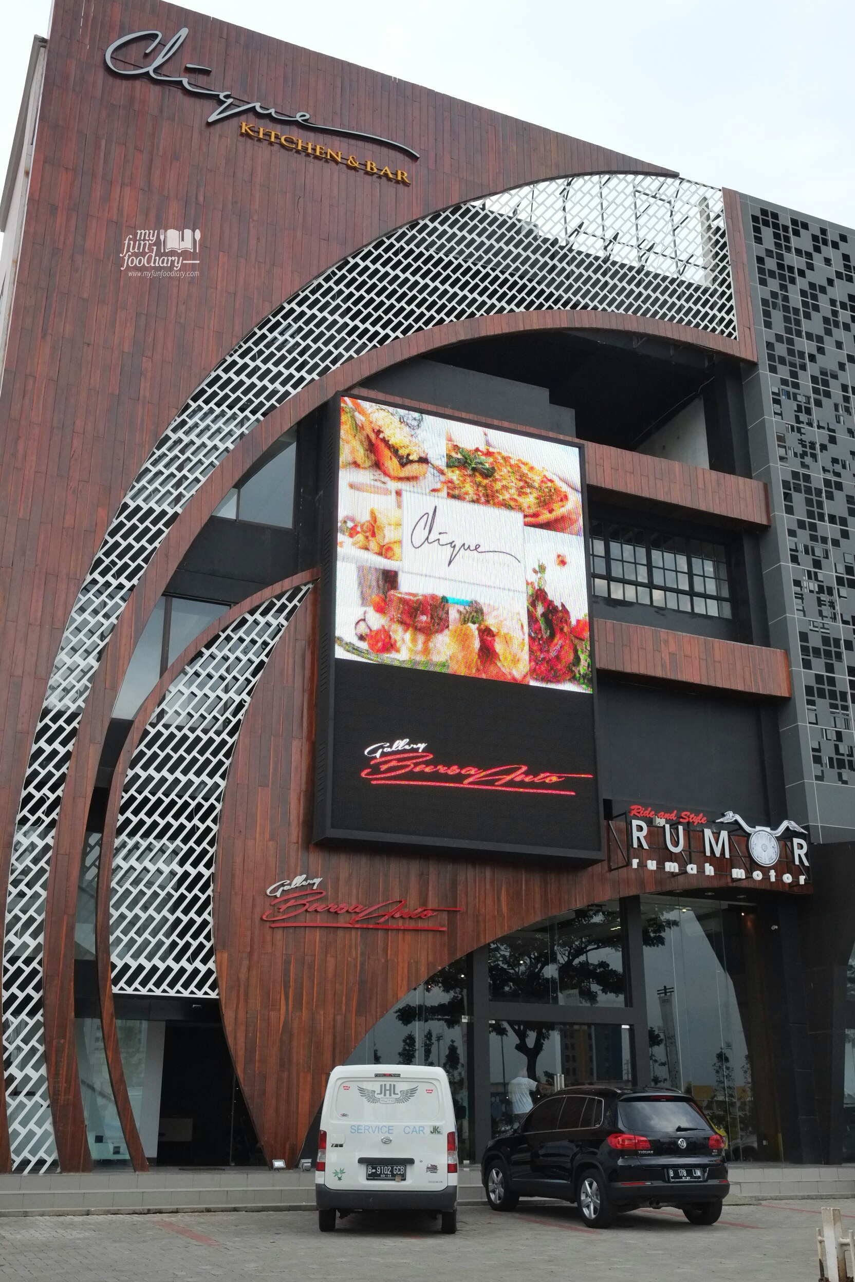 Eksterior depan Clique Kitchen and Bar by Myfunfoodiary