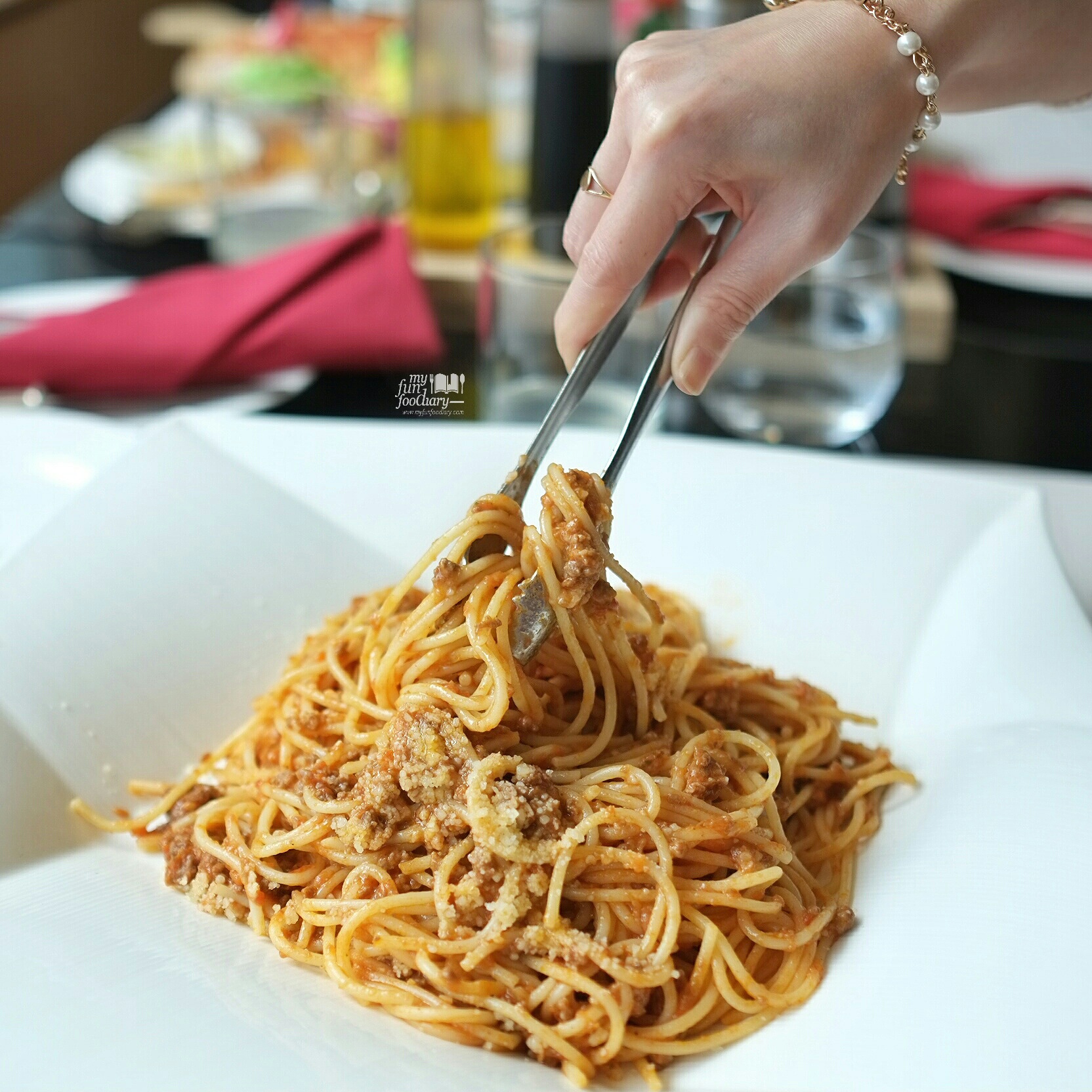 Spaghetti Bolognese at Rosso Shangrila Jakarta by Myfunfoodiary
