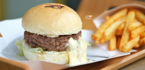 [NEW SPOT] Let’s Cheseelax with Delicious Burger at Burgerous Taman Ratu