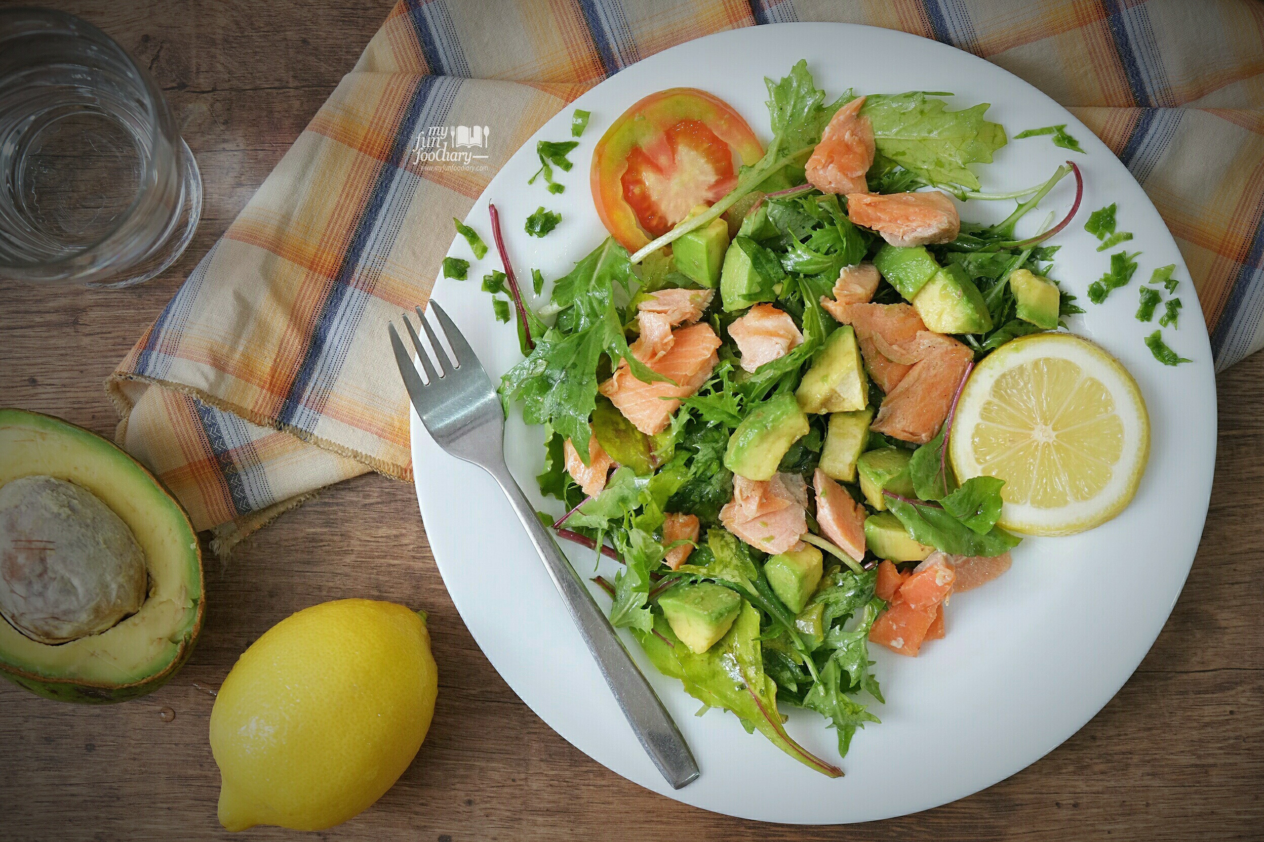 Pan Seared Salmon Salad with Lemon Dressing at home by Myfunfoodiary 02