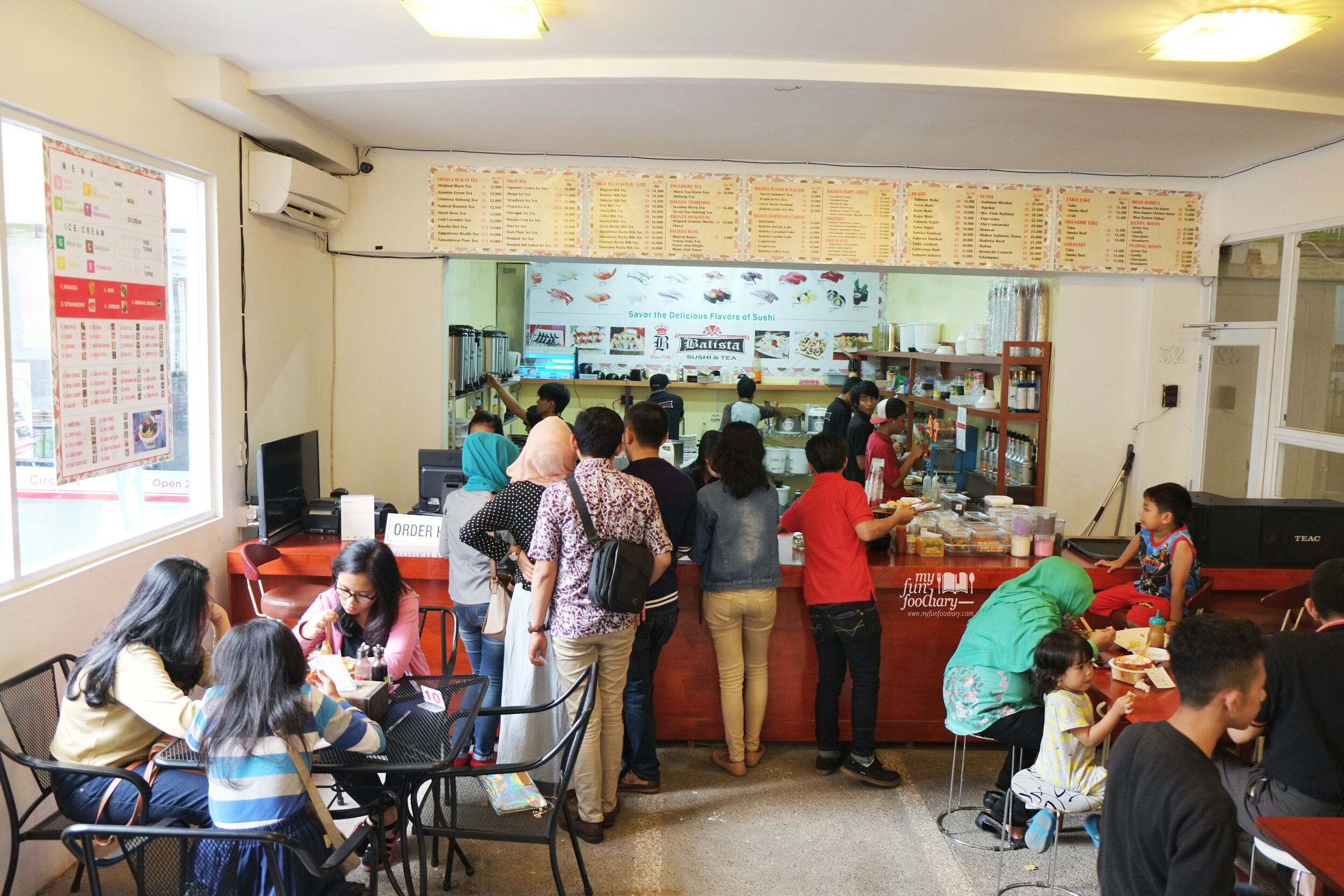 Suasana Indoor Balista Cafe by Myfunfoodiary