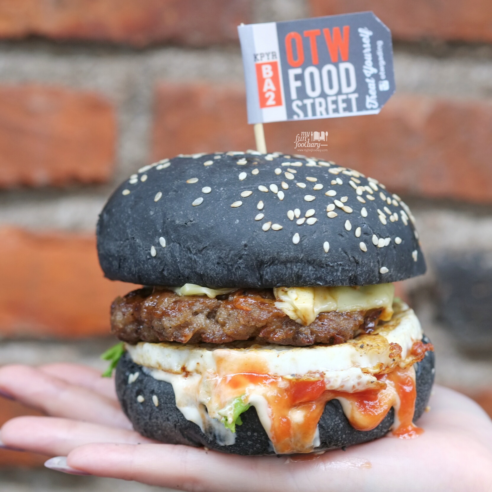 Black Burger at OTW Food Street Gading by Myfunfoodiary