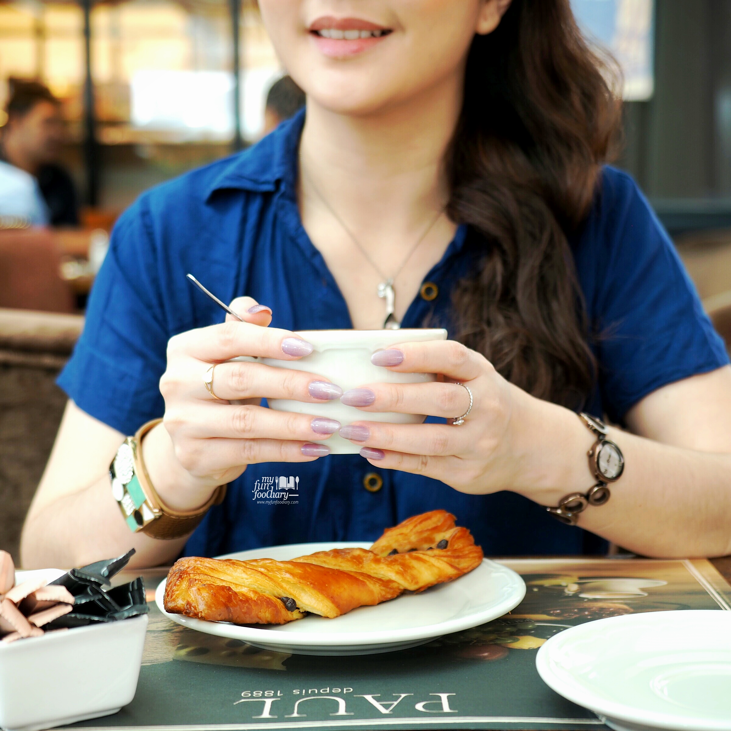 Mullie and her coffee at Paul French Bakery Jakarta by Myfunfoodiary-
