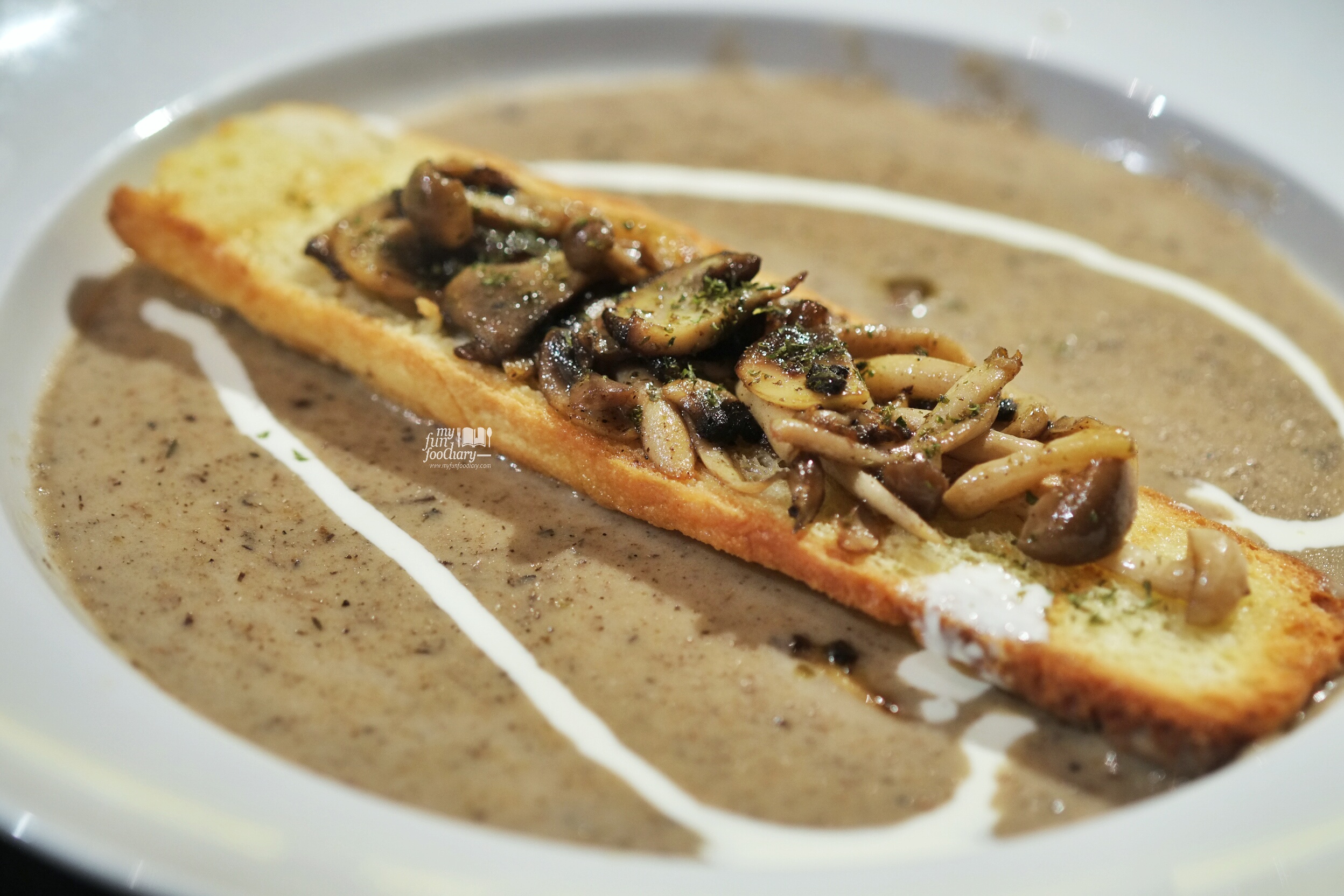 Roasted Mushroom Soup at Commune Bistro and Grill by Myfunfoodiary
