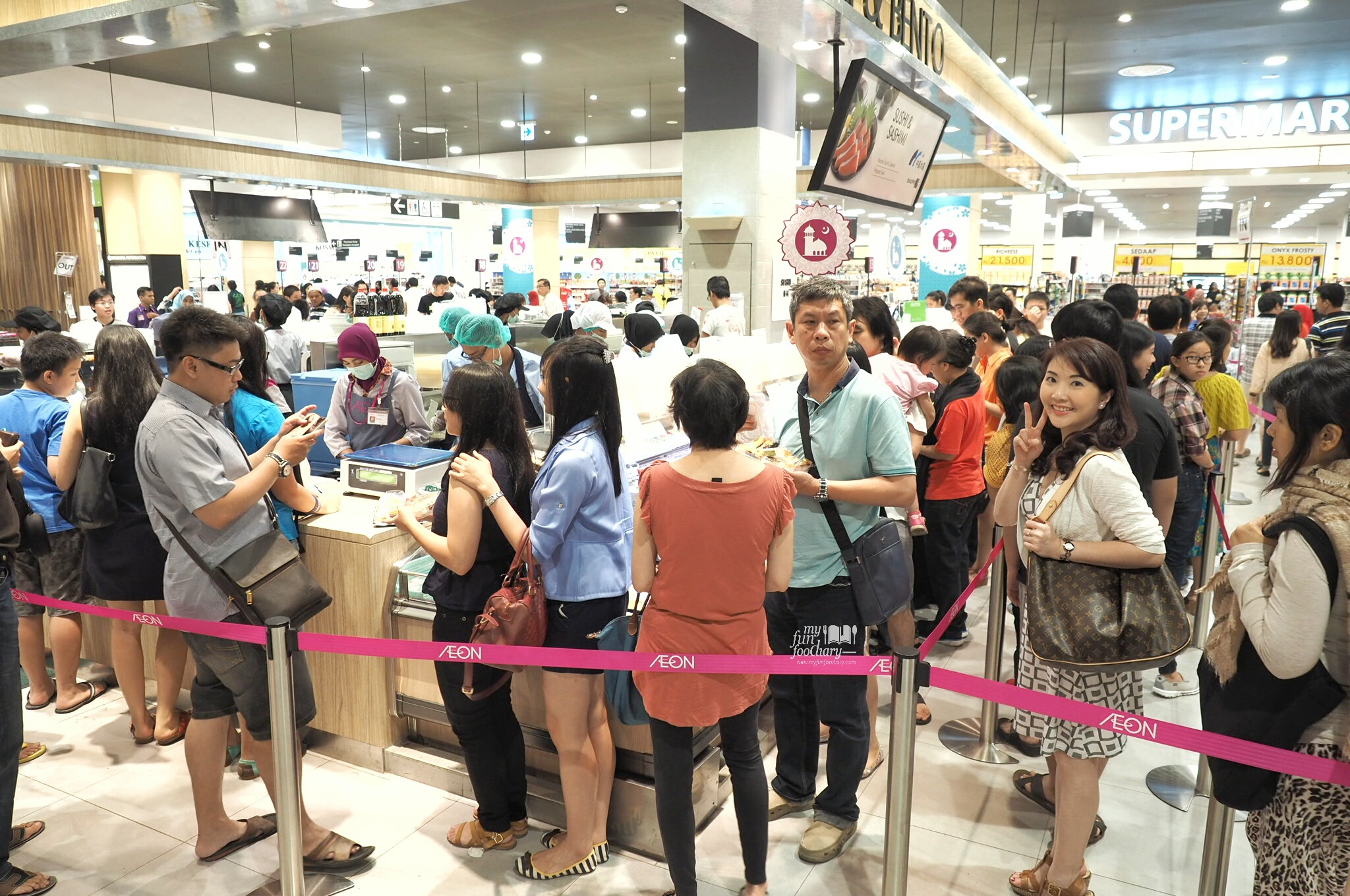 The Crowd at Sushi and Bento Counter AEON Mall by Myfunfoodiary
