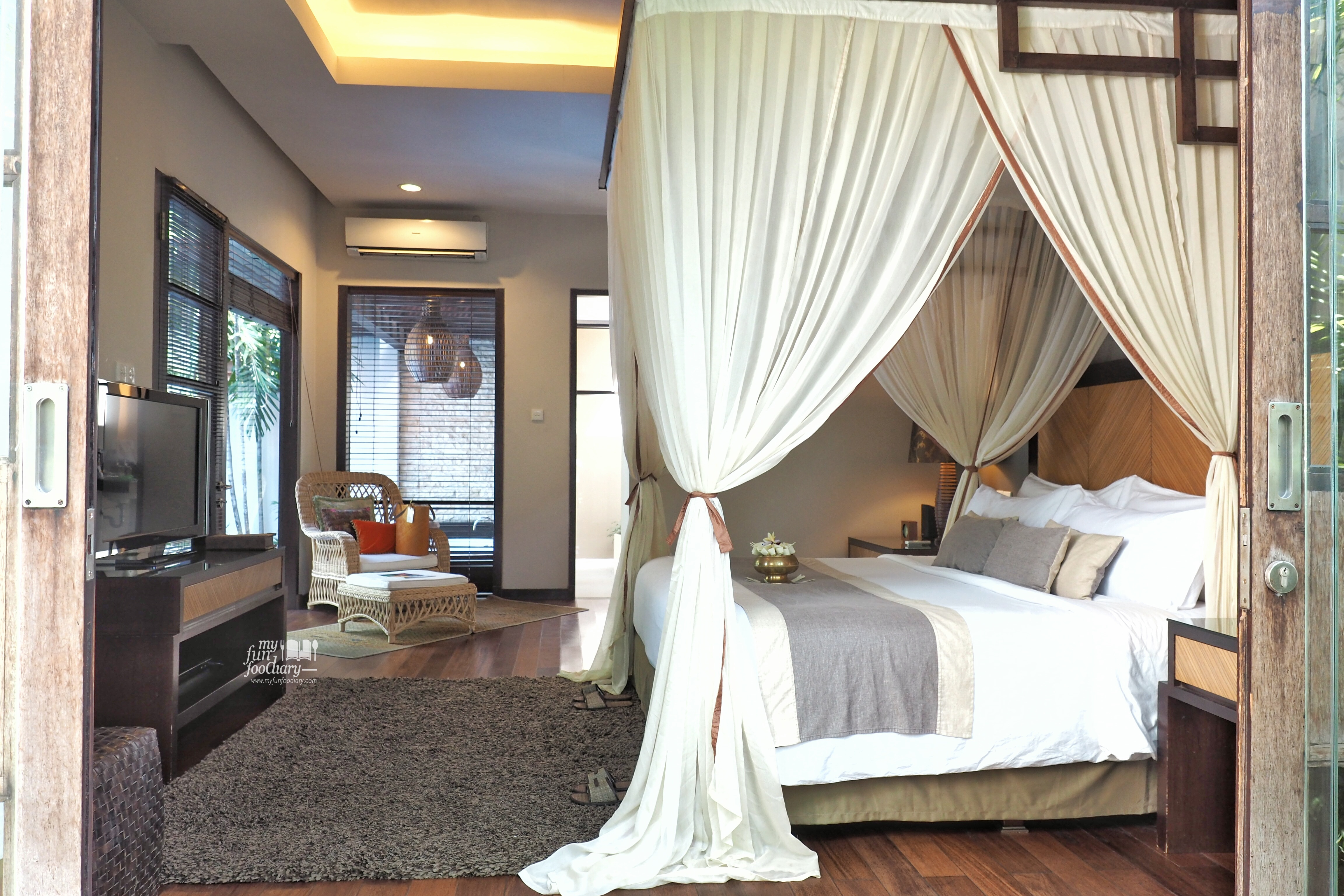 My bed room in my private villa - Villa De Daun Kuta Bali by Myfunfoodiary