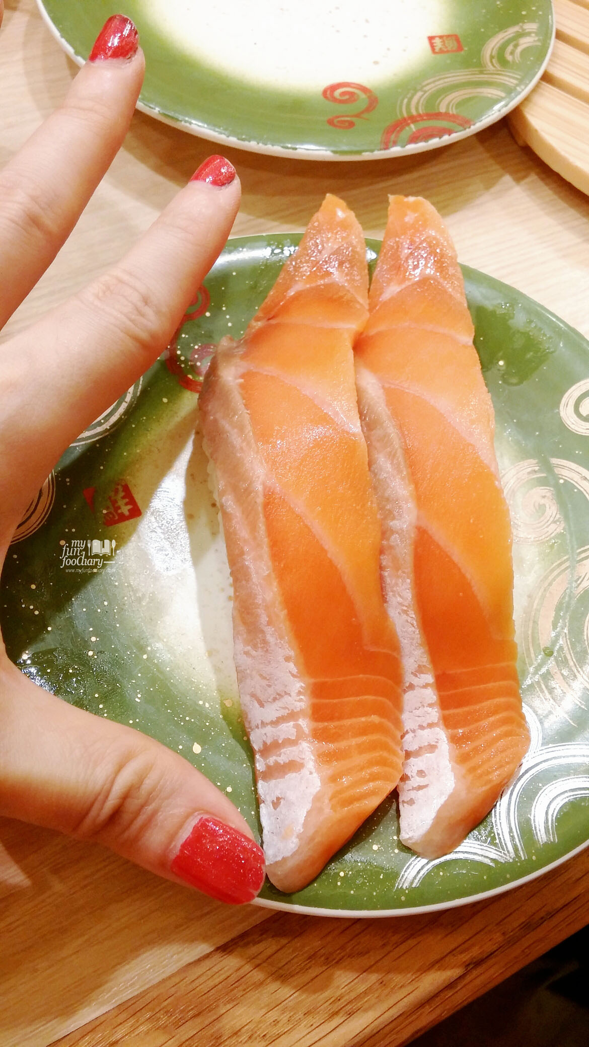 Long Salmon Size for my Salmon Sushi at Toriton Kaitensushi