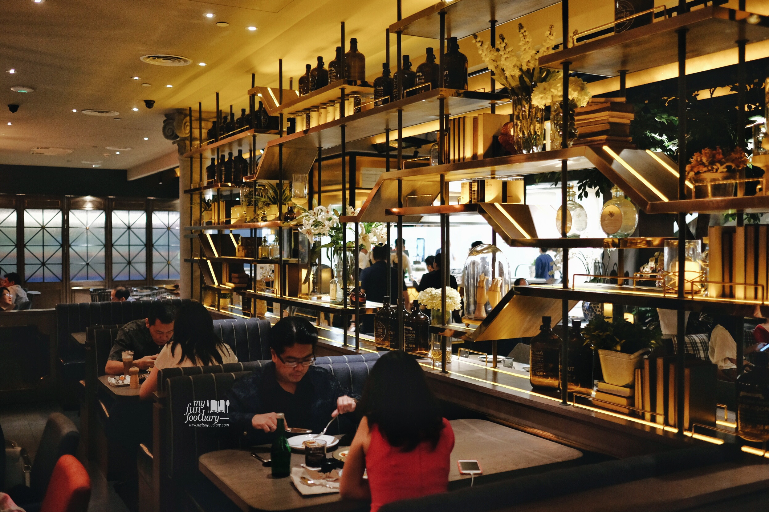 Indoor ambiance at Socieaty Plaza Indonesia by Myfunfoodiary