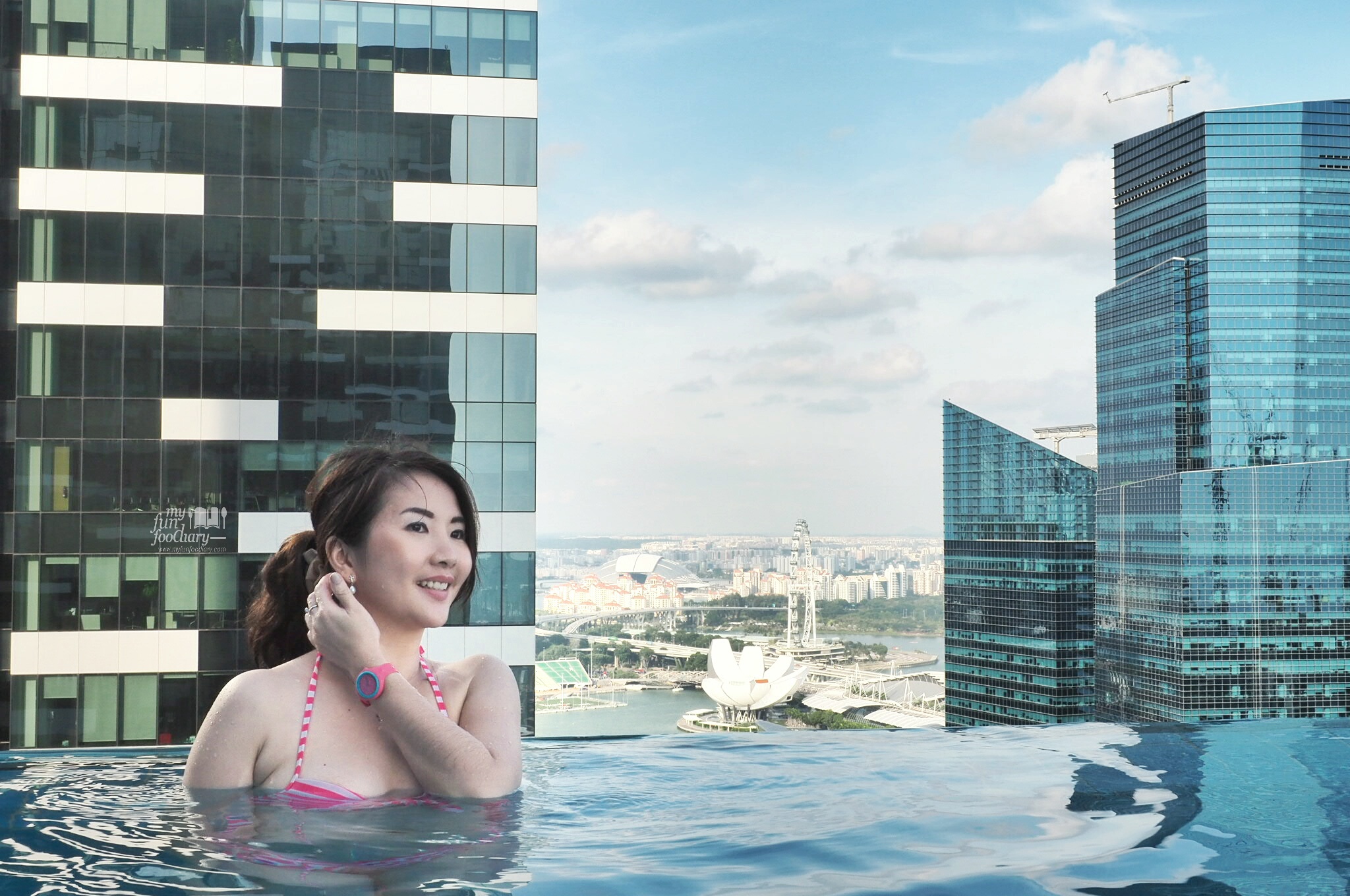 Mullie at the Infinity Pool with view to Marina Bay - Westin Singapore by Myfunfoodiary