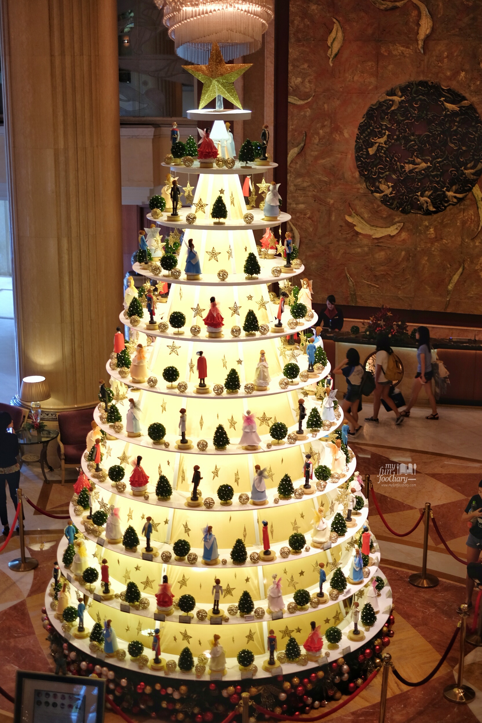 Once Upon A Christmas Tree at Tower Wing Shangri-La Singapore by Myfunfoodiary