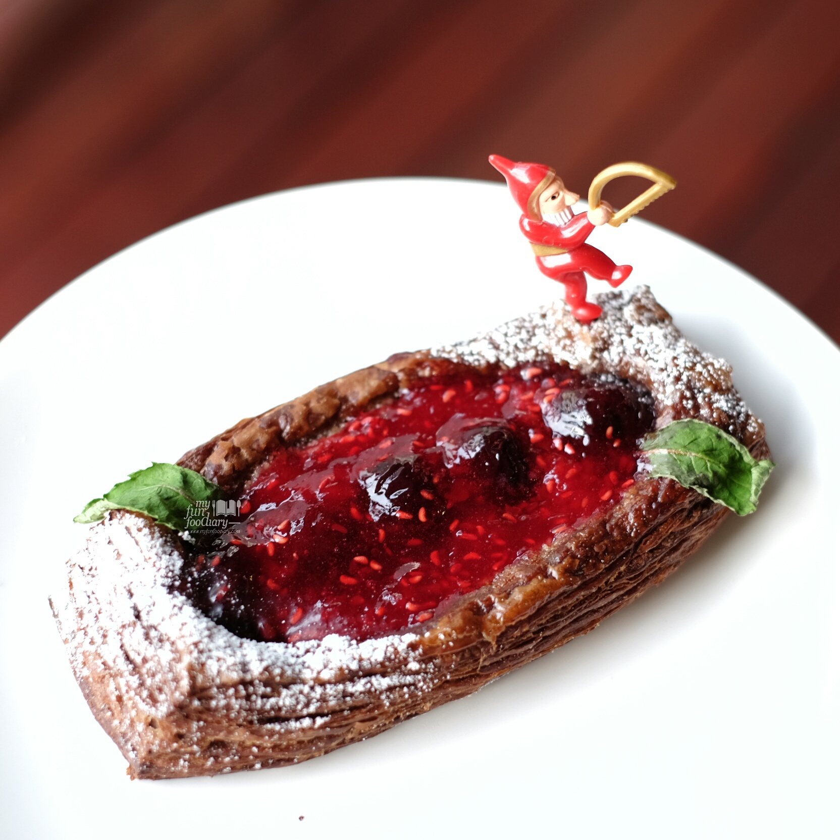Xmas Danish Berry at Del' Immo Patisserie and Cafe by Myfunfoodiary -1